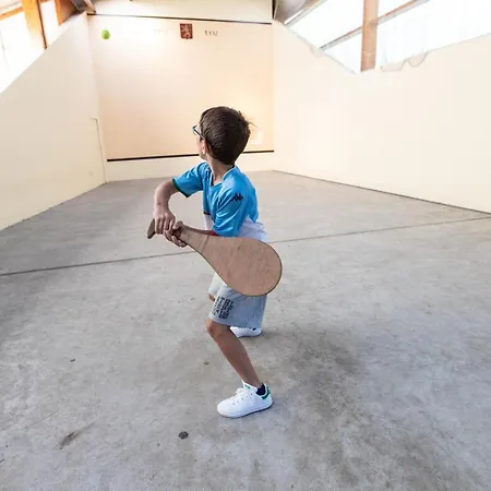 Du Col D'osquich Hotel