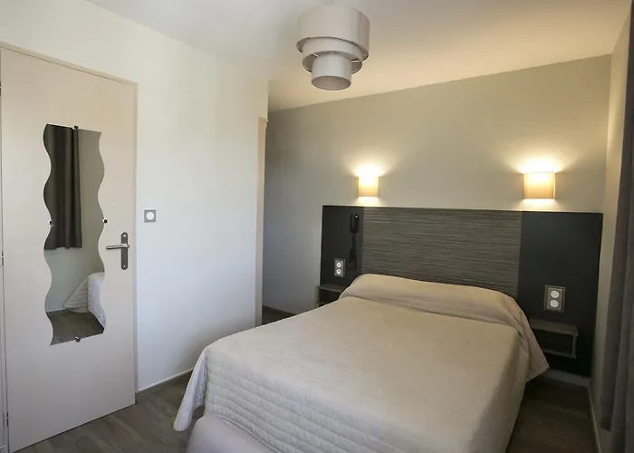 Logis Du Col D'osquich فندق