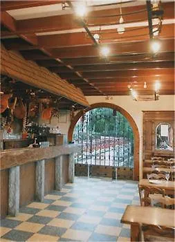 Logis Du Col D'osquich فندق