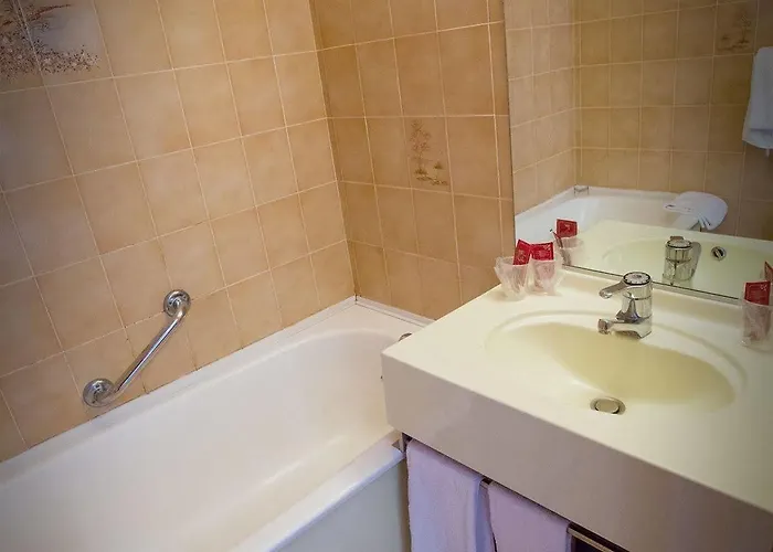 Logis Du Col D'osquich فندق Musculdy